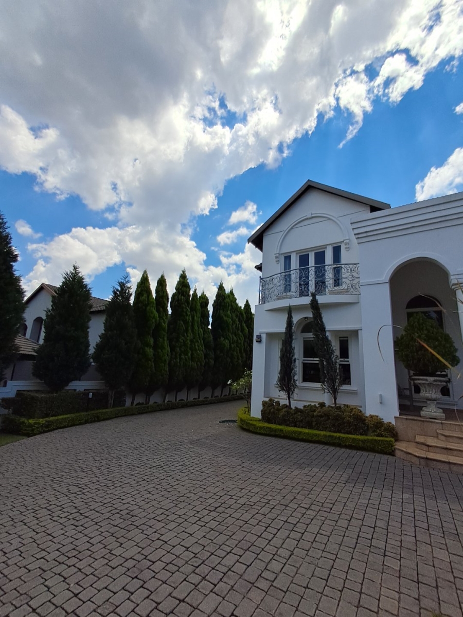 5 Bedroom Property for Sale in Rustenburg Central North West